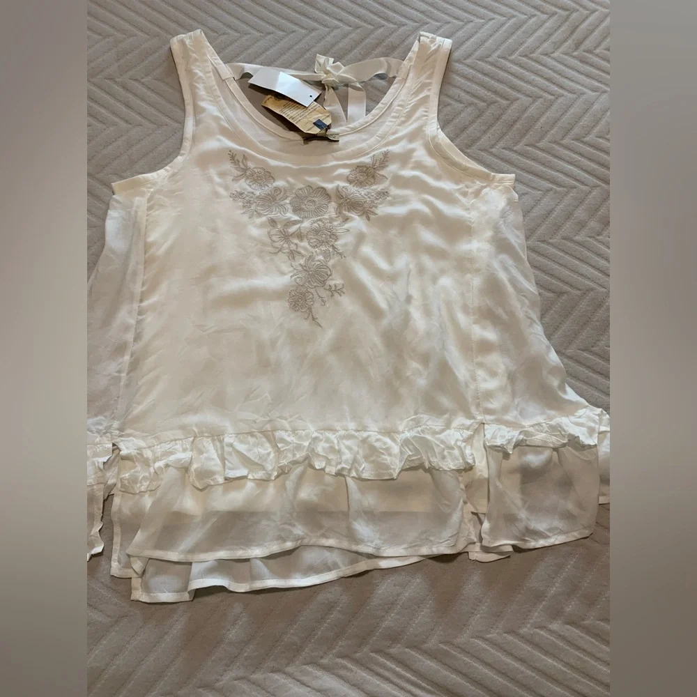 NWT Democracy Ivory Floral Embroidered Sleeveless Ruff Top Size‎ L Casual Summer